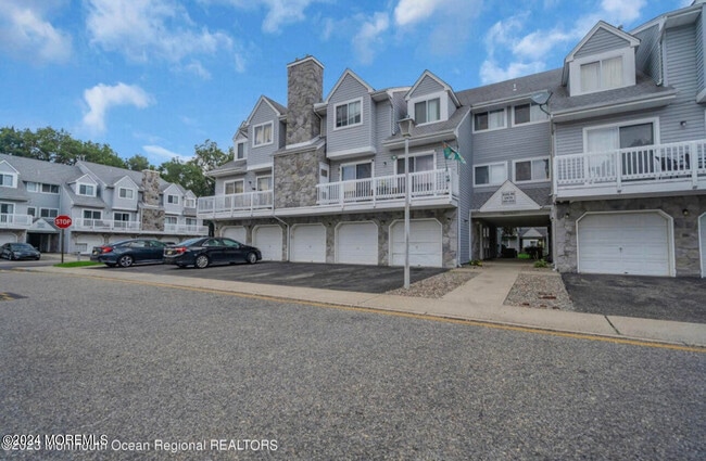 Building Photo - 811 Schley Ave