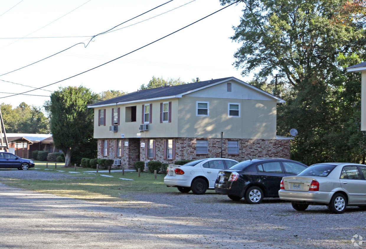 Primary Photo - Cedar Pines Apartments