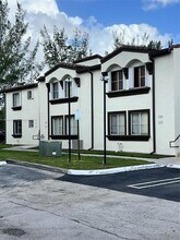 Building Photo - 1185 NW 125th Pl