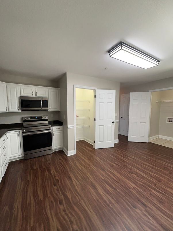 Building Photo - 1126 Maple Tree Ln