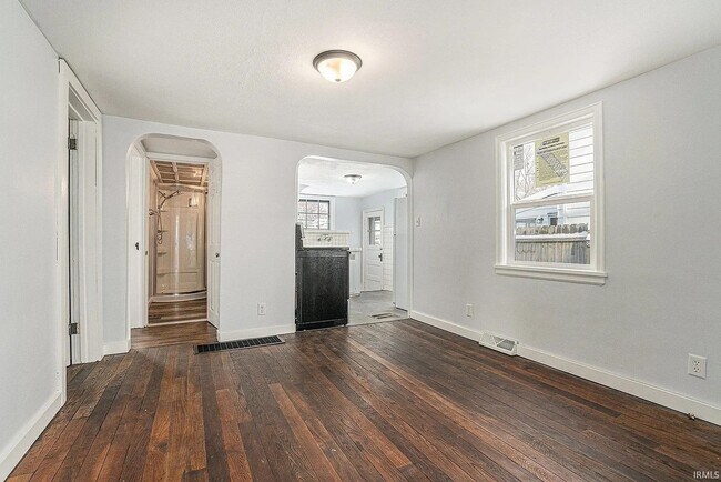 Foto del edificio - 1339 E Bowman St