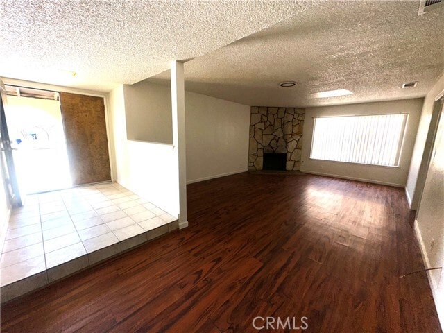 Foto del edificio - 13692 Oakmont Dr