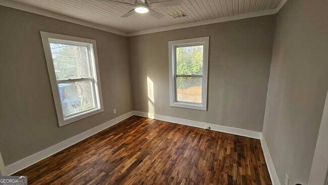 Foto del edificio - 481 W Johnston St