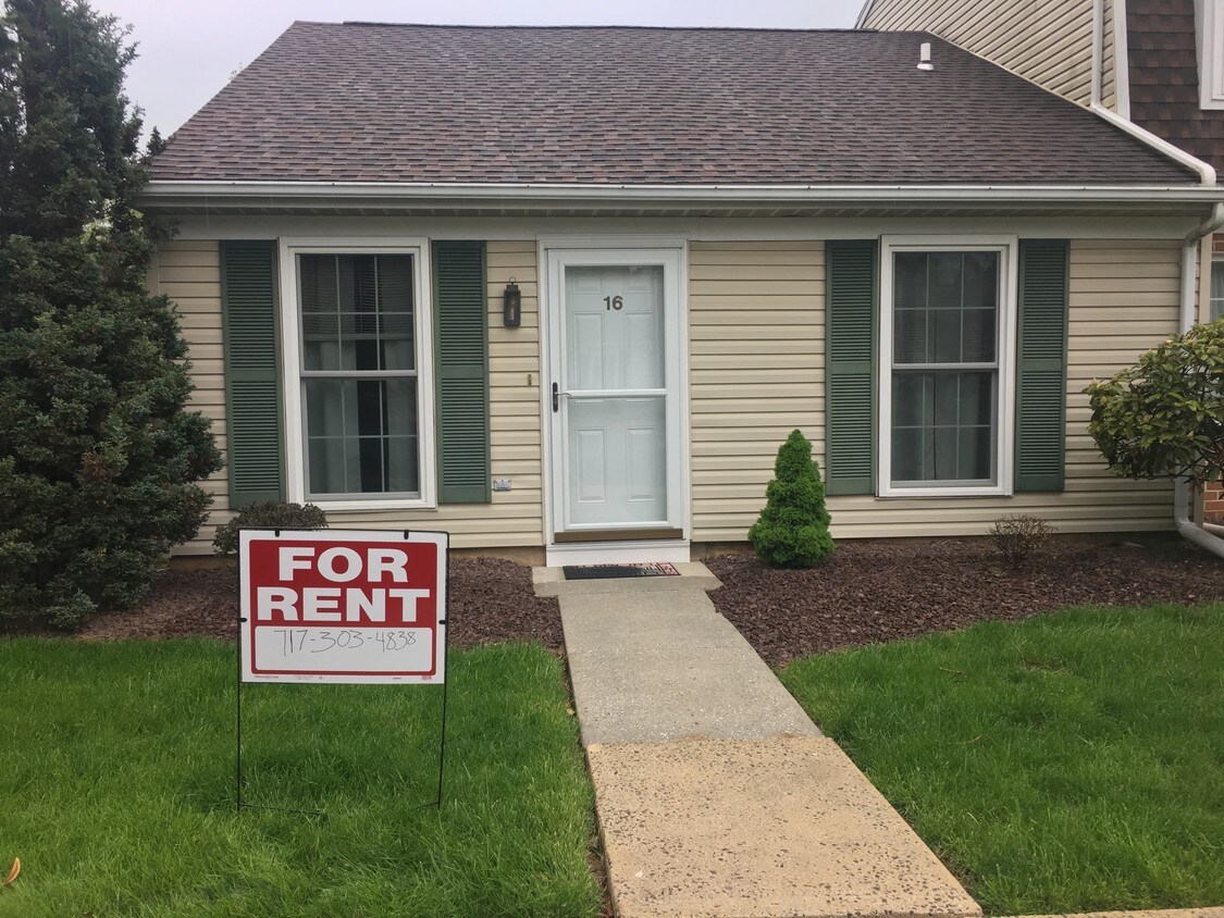16 Southpoint Dr, Mechanicsburg, PA 17055 Condo for Rent in