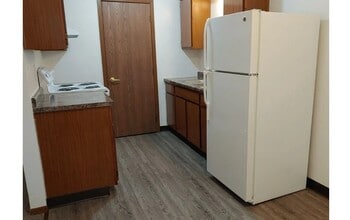 Building Photo - 602 Van Dorn St