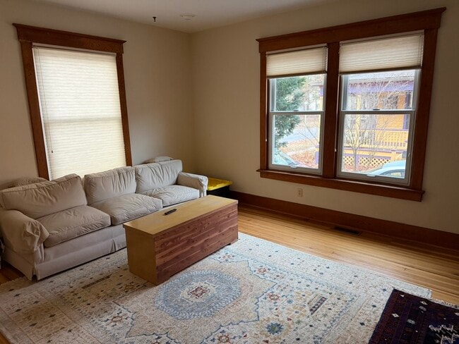 Building Photo - 410 W Illinois St