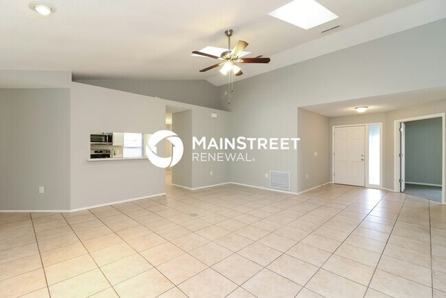 Building Photo - 3 Bedroom Pet-Friendly Home in Sarasota, FL with Main Street Renewal