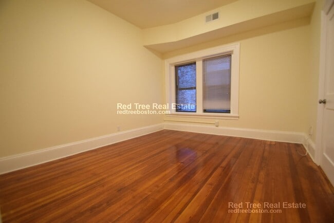 Building Photo - 1463 Beacon St