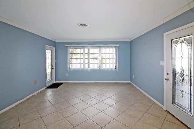 Building Photo - Island of Venice Annual Duplex for Rent
