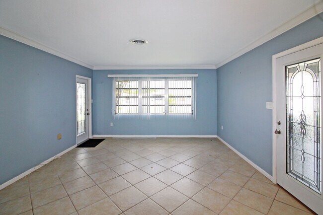 Foto del edificio - Island of Venice Annual Duplex for Rent