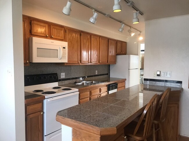 Foto del edificio - ONE MONTH FREE on this cat-friendly 1 BD o...