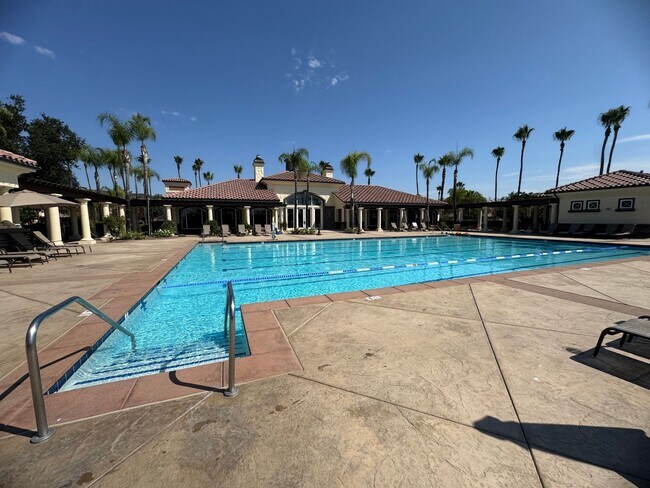 Foto del edificio - ***5 Bed / 3 Bath / 3,059 sqft House in Ga...