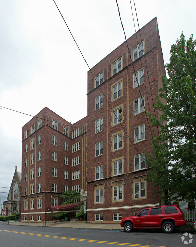 Building Photo - 430 Union Street Apartments