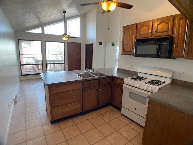 Building Photo - Duplex in Peoria Heights - River View