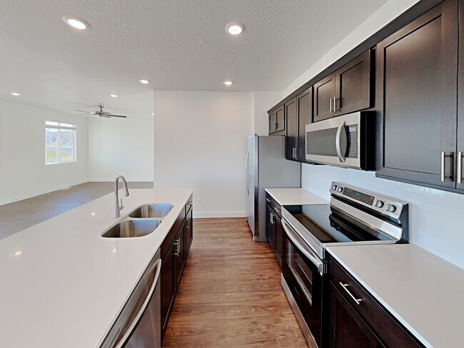 Building Photo - 5998 Verdigris Dr