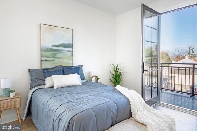 Building Photo - 123 S Washington St