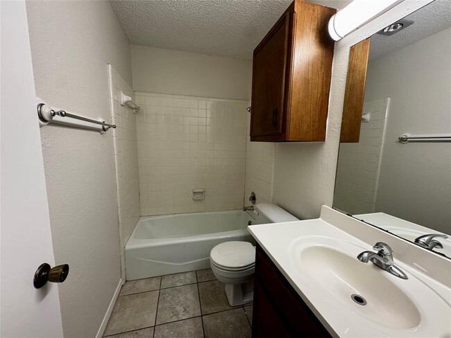 Building Photo - 6901 Argonne Forest Cove
