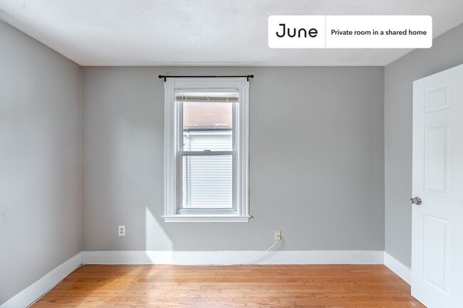 Building Photo - Room in Shared 6 bed/1.5 bath home in Somerville