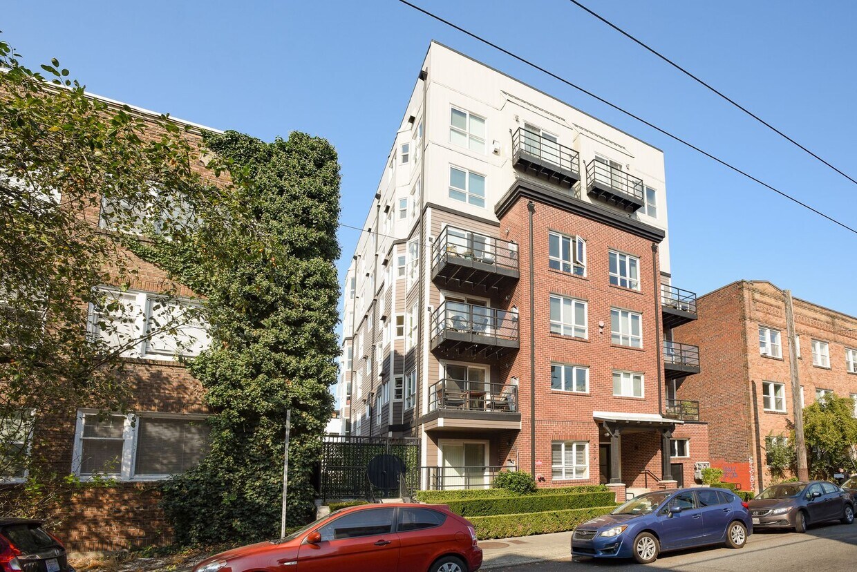 Foto principal - North Capital Hill owner offering move in ...