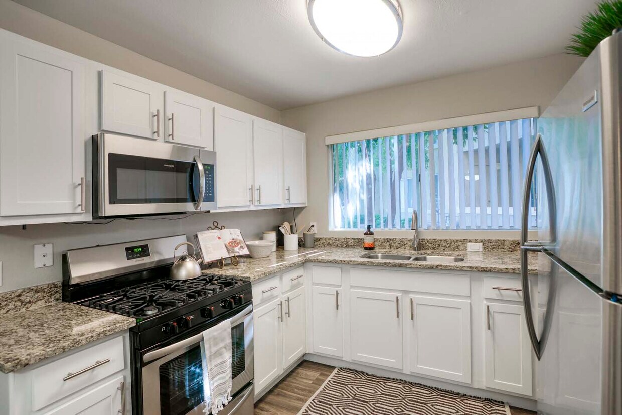 Lakeview at Superstition Springs Apartments in Mesa, AZ