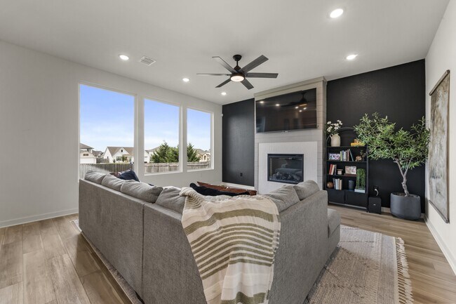 Foto del edificio - 9925 Bridlewood Ln