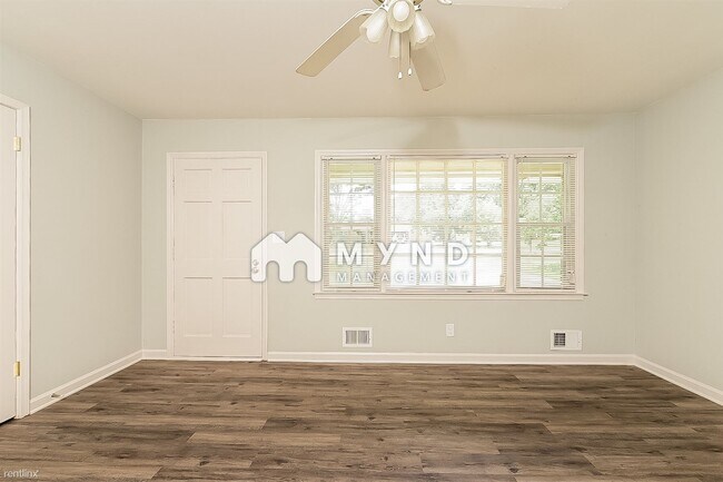 Building Photo - 3 br, 1.5 bath House - 110 Ashmore Dr