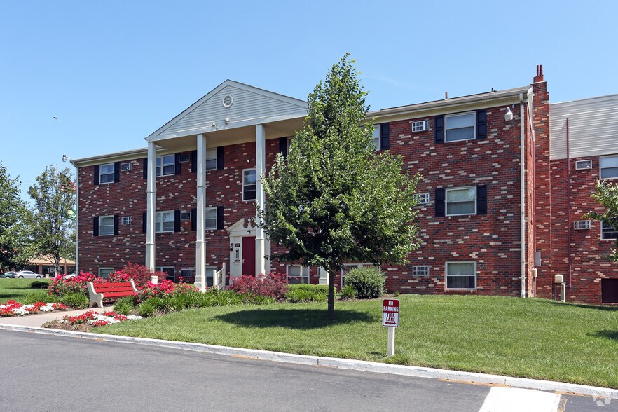 Newport Village Apartments Rentals Levittown, PA