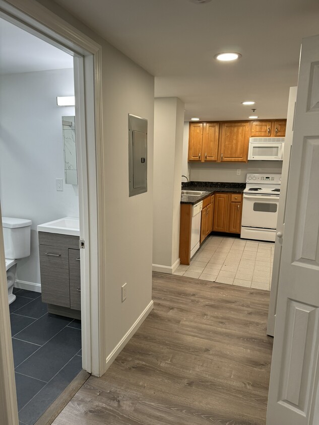 Photo - 24 Queensberry St. Unit B