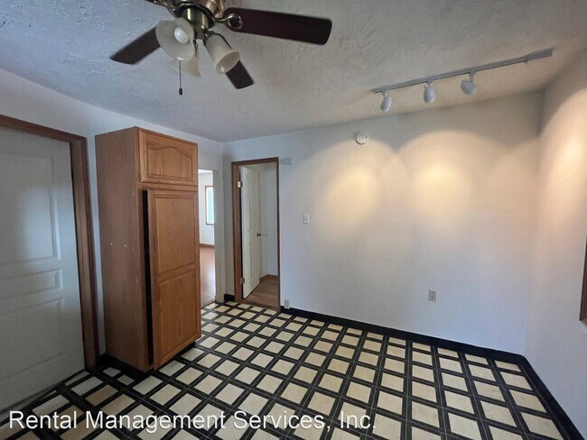 Building Photo - 2 br, 1 bath House - 732 NE 118th Avenue