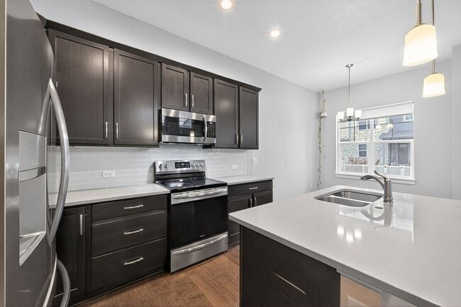 Foto del edificio - 8479 Cromwell Dr