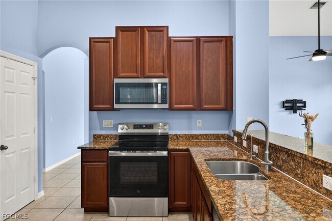 Foto del edificio - 8278 Sumner Ave