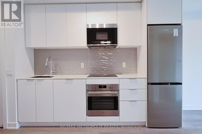 Building Photo - 15 Skyridge Dr