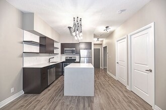 Building Photo - 35 Hayden St