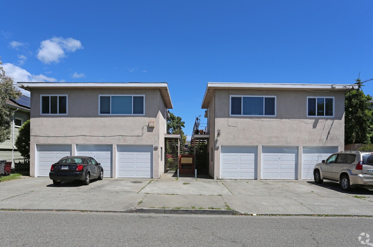 Foto del edificio - 4804-4806 Clarke St