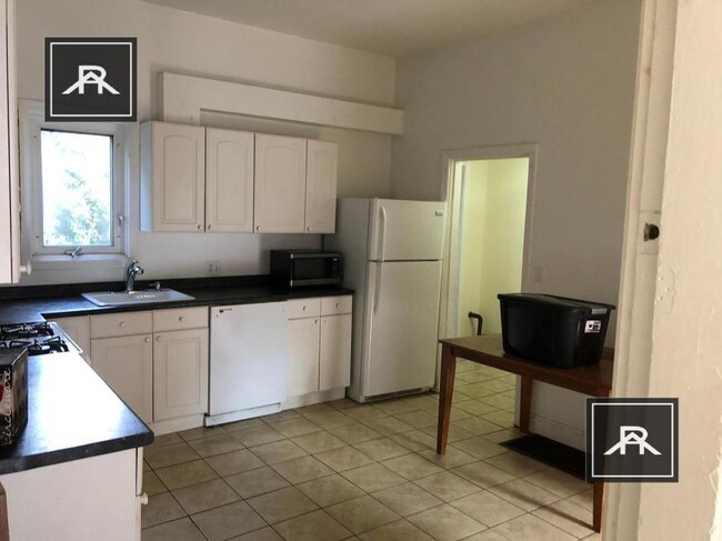 Building Photo - 6 bedroom in Allston MA 02134