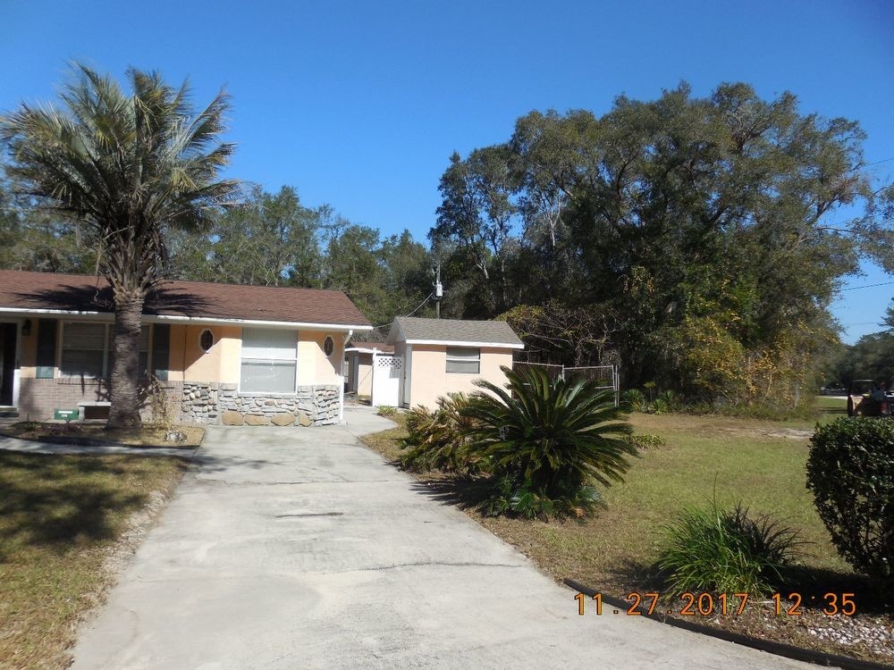 300 Holiday Dr, Interlachen, FL 32148 House Rental in Interlachen, FL