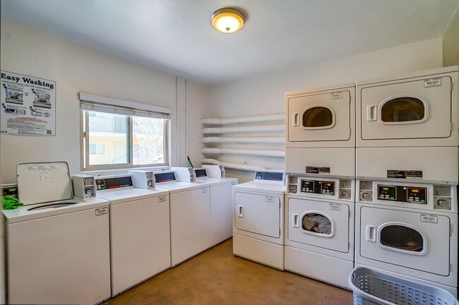 On-site laundry - Apartments close to Downtown LA with Gym, ...