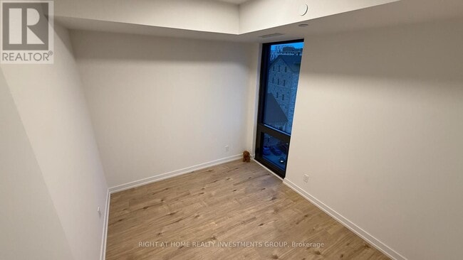 Photo du bâtiment - 35 Parliament St