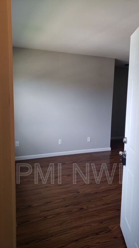 Building Photo - 5831 Creekview Ct W