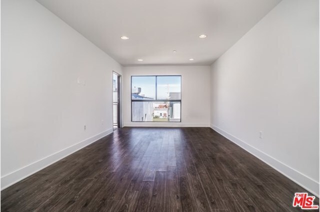 Building Photo - 6217 waring Ave