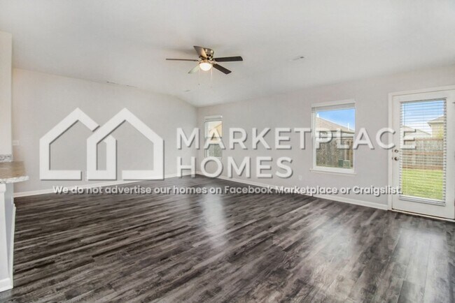 Building Photo - 722 S Cypress St