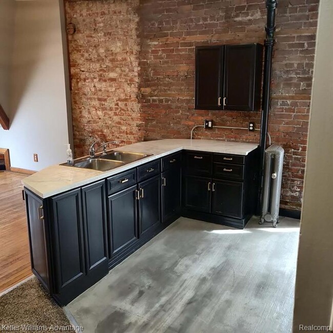 Building Photo - 5853 3rd Ave