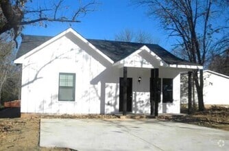 Building Photo - 605 Martin Luther King St