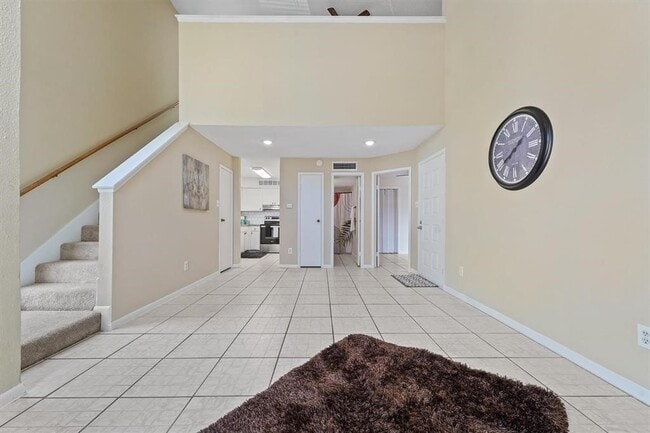 Building Photo - 10855 Meadowglen Ln