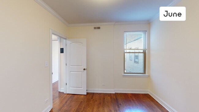 Building Photo - ROOM ONLY in 4-bed/2.0-bath Home