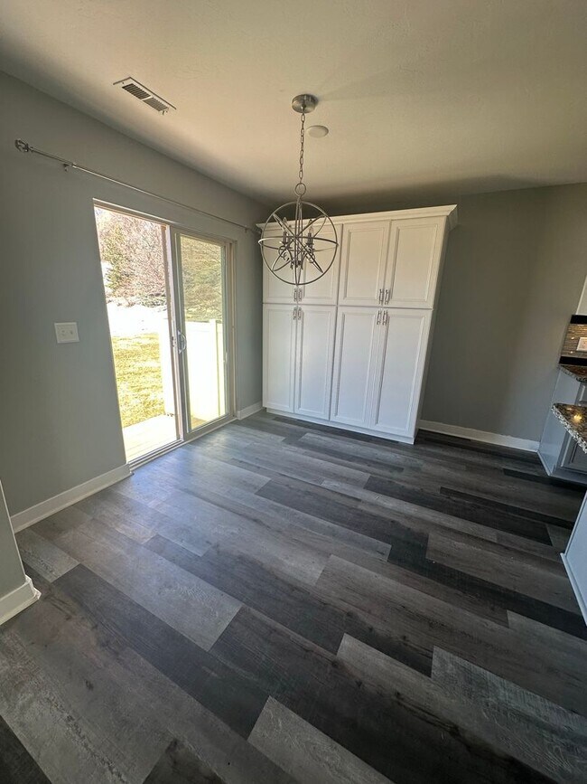 Foto del edificio - 3 Bed 2 Bath Townhome for Rent in Farmington!