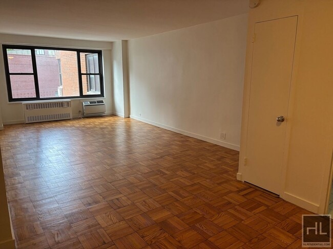 Building Photo - Fourth Avenue