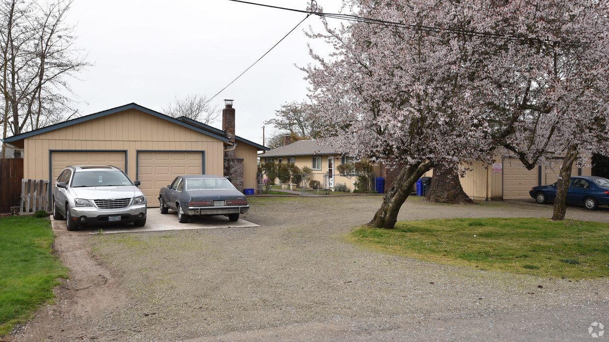 Primary Photo - Metzler Apartments