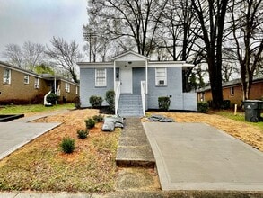 Building Photo - 1930 Terrybrook Ln