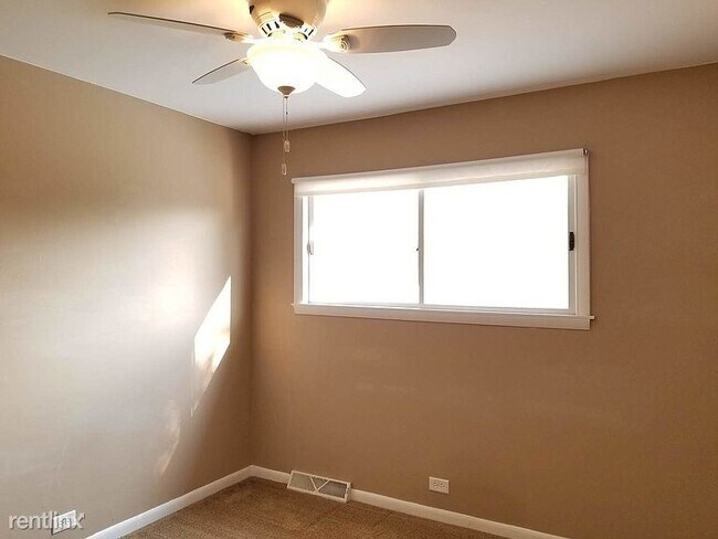 Building Photo - 4 br, 2.5 bath House - 2931 Greenleaf Ave